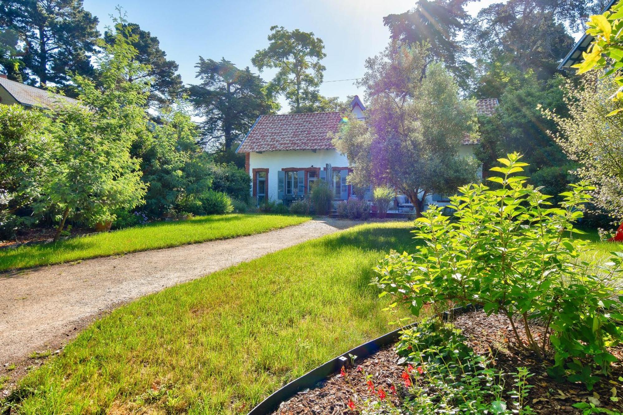 Villa traditionnelle au coeur du bois de la chaise Noirmoutier-en-l'Île Extérieur photo