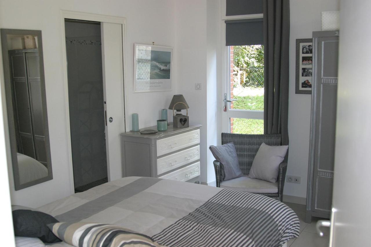 Villa traditionnelle au coeur du bois de la chaise Noirmoutier-en-l'Île Extérieur photo